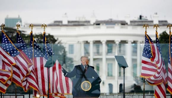 El presidente de los Estados Unidos, Donald Trump, habla con los partidarios de The Ellipse cerca de la Casa Blanca el 6 de enero de 2021. (Foto de MANDEL NGAN / AFP)