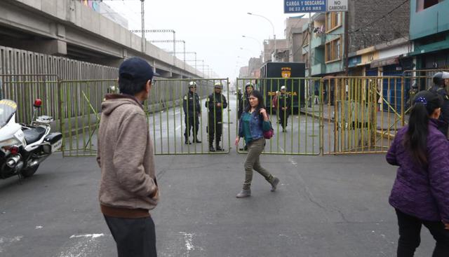 No está permitido el pase de vehículos. (Foto: Alessandro Currarino)