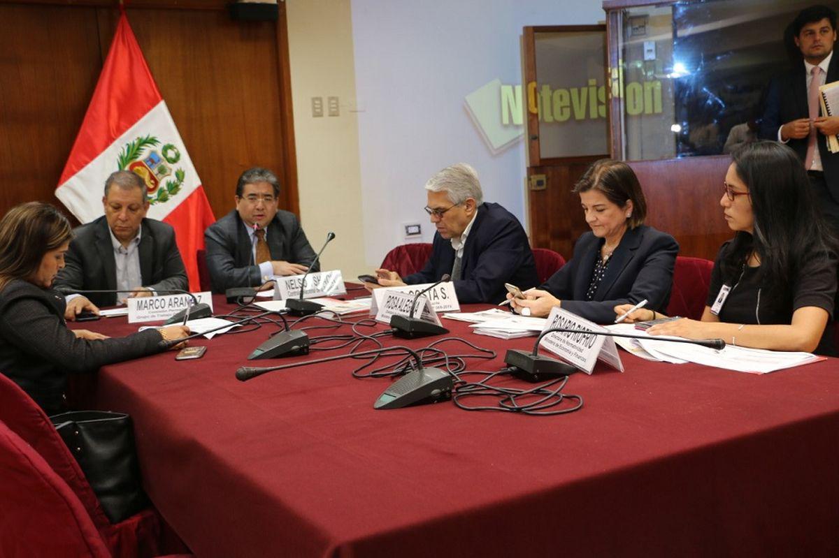 Contraloría en reunión en el Grupo de Trabajo de la Comisión Permanente del DU 008