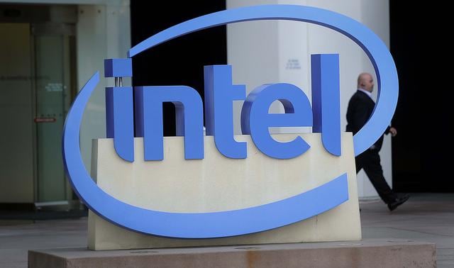 FOTO 1 | Intel. Este gigante de los procesadores tiene una política interna de equidad en sus salarios, basada en la productividad y olvidando factores como el género y la raza. Respecto al medio ambiente han adquirido un gran compromiso, siendo sostenible más del 75% de sus embalajes. (Foto: Bloomberg)
