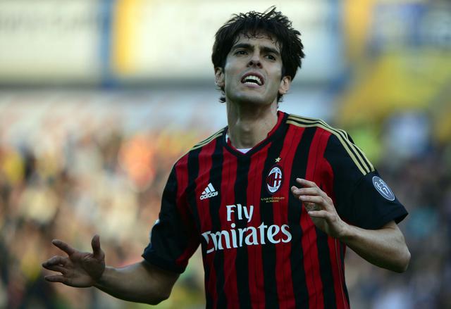 FOTO 3 | KAKÁ En Brasil, la mayoría de los futbolistas tienen un origen muy humilde, pero no es el caso del ex jugador de Milán y Real Madrid. El padre de Kaká era ingeniero y su madre era profesora en un colegio. (Foto: afp)