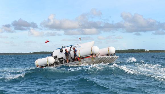 Titán y su tripulación atraviesan un estado de mar embravecido en ruta hacia el lugar de buceo. Una foto antes del trágico desenlace. (Foto: OceanGate)