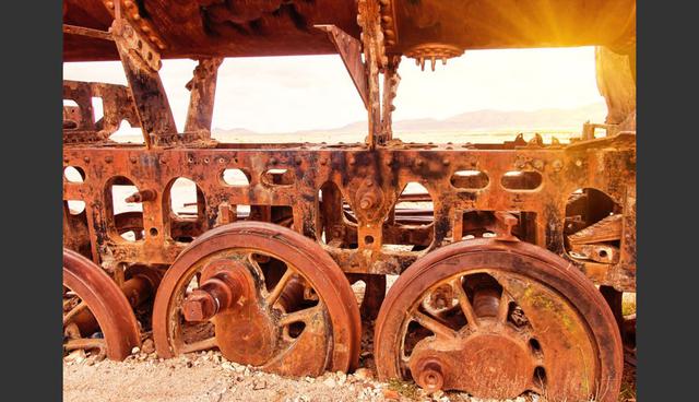 FOTO 10 | Uno podría pensar que el daño y la descomposición son un poco severos solo por unos 60 años de negligencia, y estaría en lo cierto. El acero a menudo está recubierto con pintura anticorrosión, pero es en vano en este caso. (Foto: Shutterstock)
