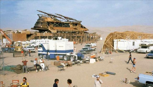 Dentro de las sucesos que registra el filme se encuentra la inclusión de  Jabba the Hutt con la forma grotesca y gigante como se le recuerda. Además, se pudo ver parte de su palacio, a sus aliados y, más adelante, su muerte. (Lucasfilm)