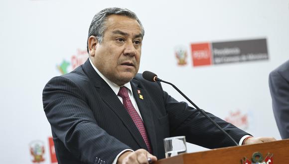 El jefe del Gabinete Ministerial, Gustavo Adrianzén, aclaró que sigue siendo el portavoz del Gobierno, tras designación de Fredy Hinojosa como vocero del Despacho Presidencial. (Foto: PCM)