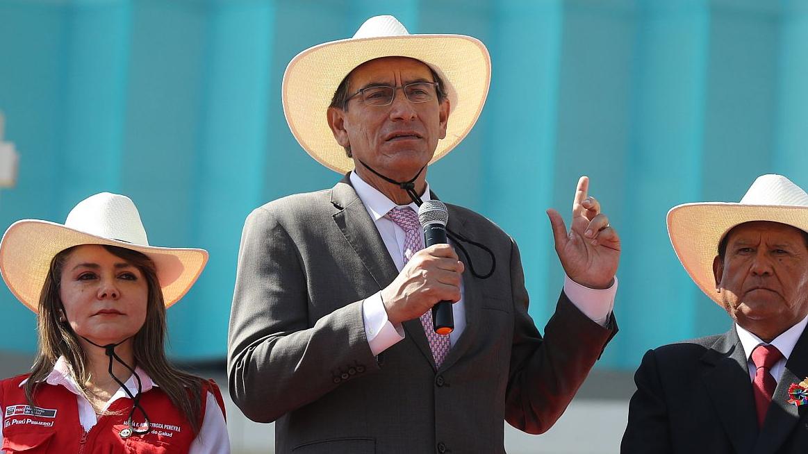 Martín Vizcarra realizó la inspección de varias obras y la entrega de títulos de propiedad en Cerro de Pasco. (Foto: Difusión)