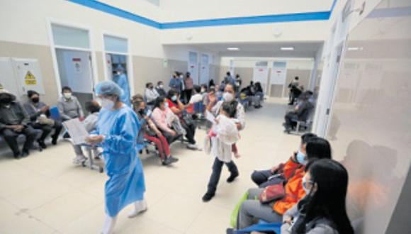 Perú tiene un déficit de 18 mil médicos y 60 mil enfermeros para cubrir demanda.  (Foto: GEC).