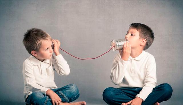 FOTO 1 | 1. Escucha atentamente. ¿Eres buen oyente? Los estudios sugieren que nuestra comunicación diaria se divide en:
- 9 por ciento escribir
- 16 por ciento leer
- 30 por ciento hablar
- 45 por ciento escuchar

Aun así, muchos de nosotros no sabemos escuchar. Las razones varían, ya sea por ser distraídos o por darle cierto significado a las cosas que te dicen antes de que la persona termine siquiera de hablar. En lugar de hacer eso, intenta enfocarte en el individuo que está hablando y verbalmente repite un resumen de lo que dijo para asegurarte de que entendiste antes de seguir teniendo la conversación. (Foto: Depositphotos)