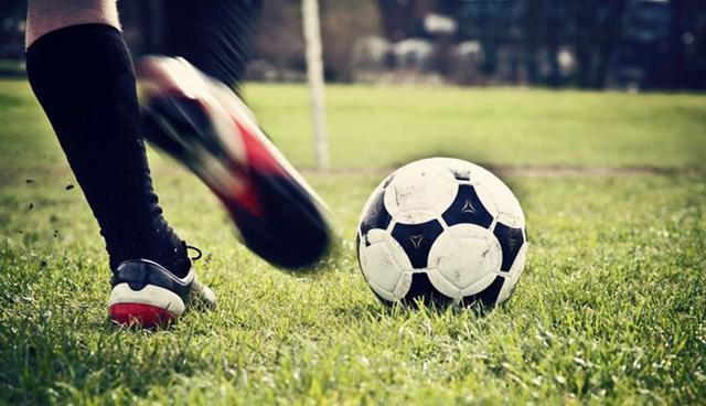 FOTO 10 | Los que quieren el balón y no lo sueltan, en España son los "chupones" o en el Rio de la Plata los "comilones". (Foto: regiao-sul.pt)