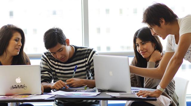 Administración de Negocios Internacionales. En Cibertec se estudia esta carrera en tres años. El ingreso promedio es de S/ 1,801.