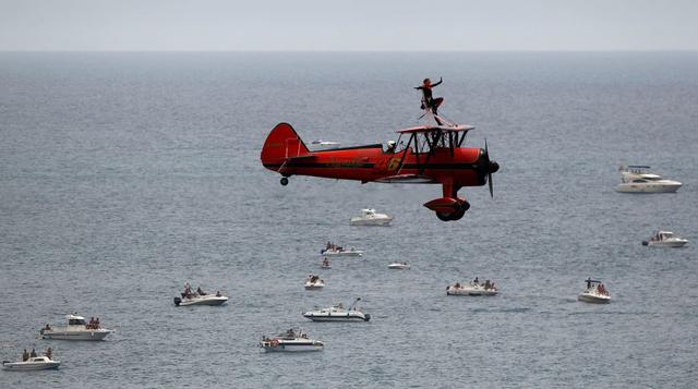 Entre los actos más esperados estuvo la demostración de Wing Walking, donde una chica caminará sobre las alas de un avión Stearman en pleno vuelo.