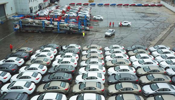 Autos chinos esperando su embarque hacia diversos mercados del mundo. (Foto: AFP)