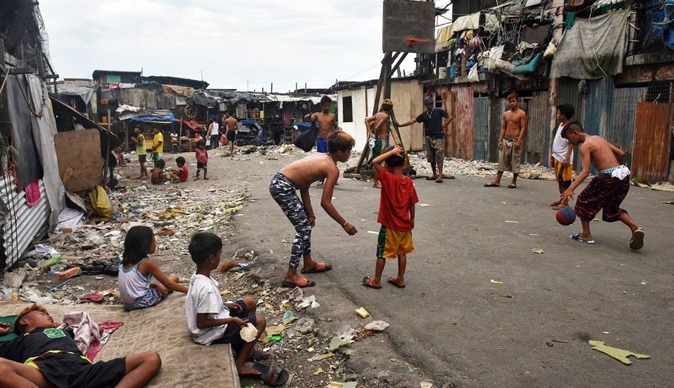 FOTO 5 | Total de trabajo registrado: La recesión amenaza dos de las promesas centrales de la campaña presidencial de Macri: alcanzar "pobreza cero" y generar trabajos de calidad para los argentinos. A inicios de mes el presidente reconoció que la pobreza probablemente creció como consecuencia de la inflación y la desaceleración económica, mientras que el número de trabajadores registrados comenzó a caer luego de haber alcanzado un pico en diciembre del 2017. El Gobierno planea reducir gastos en obra pública como parte de su objetivo de recortar su déficit fiscal, enmarcado en el acuerdo con el FMI, lo que podría exacerbar las pérdidas de empleos y a su vez dificultar una posible reelección de Macri en las elecciones presidenciales del 2019. (Foto: El intransigente)
