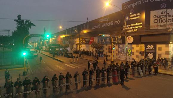 Tras el megaoperativo donde se hallaron equipos de telefonía móvil de dudosa procedencia, la Municipalidad de Lima procederá a la clausura de Las Malvinas. (Foto: Ministerio Público)