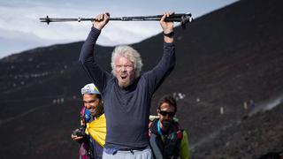 Richard Branson y el 'mejor viaje de su vida' (en bicicleta y a pie)