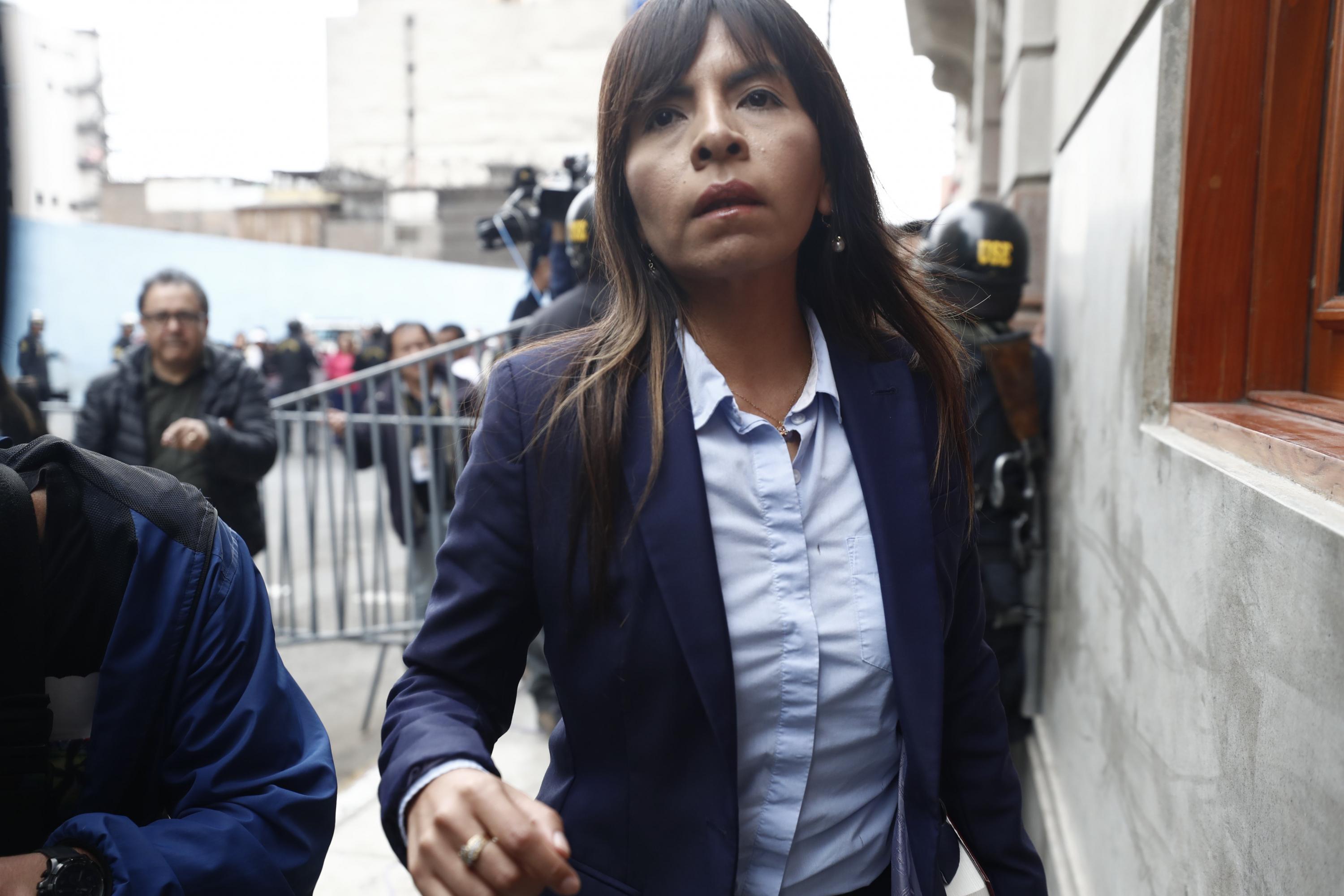 Giulliana Loza, abogada de Keiko Fujimori, aseguró que sustentarán con documentos que todo el dinero de empresarios fue usado en la campaña. (Foto: GEC)