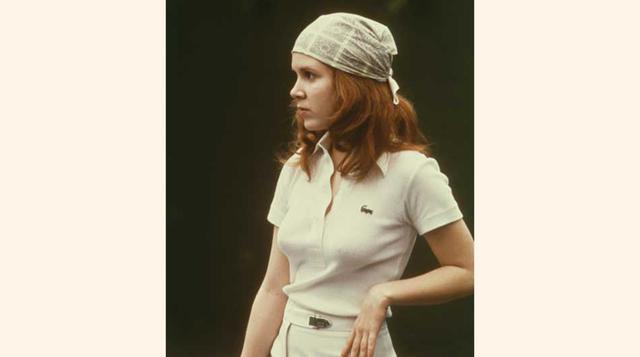 Con 18 años de edad, una joven Carrie espera en el set del filme “Shampoo” en 1975. (Foto: REX).