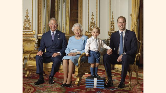 Si bien hoy habrá celebraciones, estas serán de muy bajo perfil, ya que los principales eventos públicos, incluyendo un desfile militar y un almuerzo para 10,000 personas en el Mall, la larga avenida frente al palacio de Buckingham, se celebrarán en junio