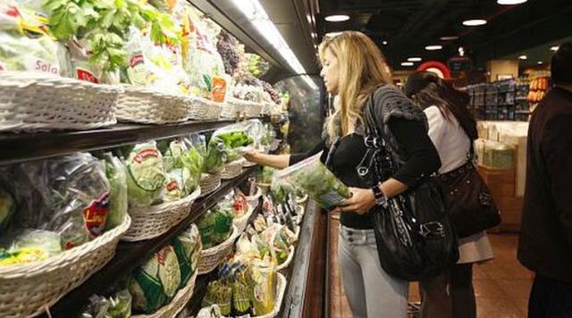 Riesgo de inflación – El economista aconsejó como un modo de mitigarlos, desarrollar una estrategia de ingresos, de ser posible antes de la jubilación, que ayude a superar la inflación y enfrentarlo.