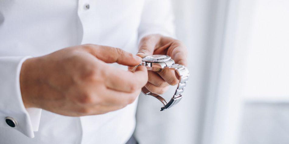 Actualmente, se producen más réplicas que modelos originales de relojes al año. (Foto: Freepik)