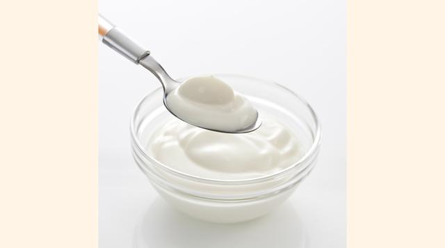 Yogurt. Ayuda y mejora el sistema digestivo, minimizando los problemas intestinales. Tiene grandes propiedades beneficiosas para la piel evitando el envejecimiento prematuro. (Foto: Shape)