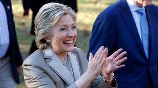La demócrata Hillary Clinton votó en las presidenciales de EEUU