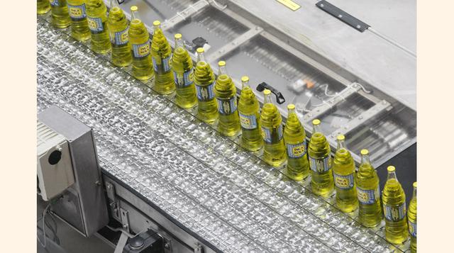 En la megaplanta de Trujillo se produce el producto de bandera de Corporación Lindley: Inca Kola. (Foto: Manuel Melgar)