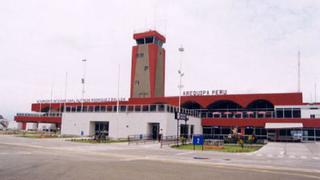 Cierran aeropuerto de Arequipa por amenaza de bomba