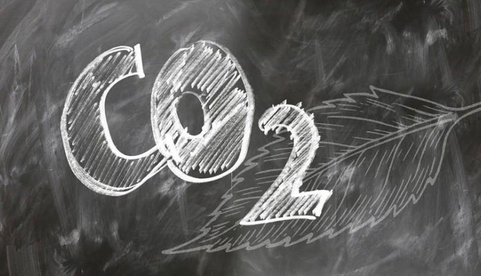 FOTO 1 | 1. Almacenar dióxido de carbono.
El cambio climático es un hecho constatado por la comunidad científica. Por eso, los científicos encargados de estudiarlo a fondo están intentando, por todos los medios, desacelerar el proceso del calentamiento global.
Una de las cuestiones que más fuerza está alcanzando es la de “succionar” el dióxido de carbono de la atmósfera. Lo que está por ver aún es el método que se usaría, además de dónde se podría almacenar tal cantidad de CO2. (Foto: Pixabay)