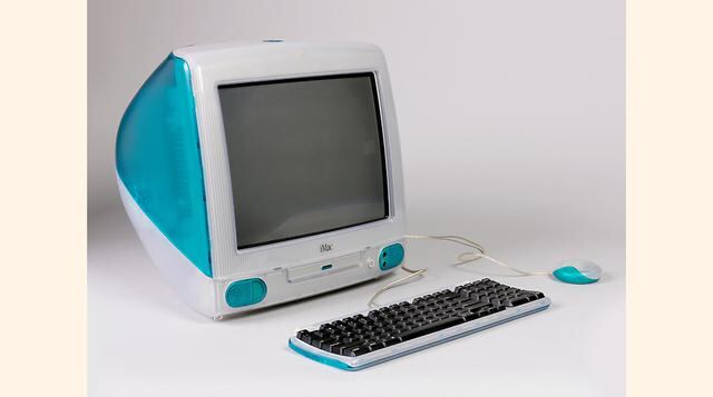 FOTO 6 | Agosto de 1998: Apple lanza la computadora iMac.