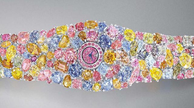 Según se ha reportado, tomó miles de horas para completar el reloj. (Foto: Megaricos)