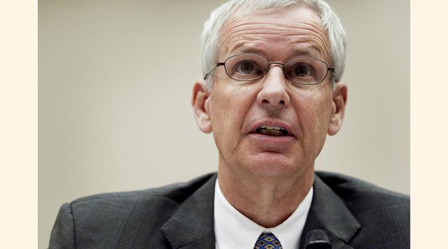 Charlie Ergen, fundador y CEO de Dish Network. Es conocido por ser un ‘micromanager’ y un líder frugal. Como almuerzo lleva un sandwich y un Gatorade al trabajo todos los días y hasta hace poco solía compartir su habitación en los viajes de negocios. Su f