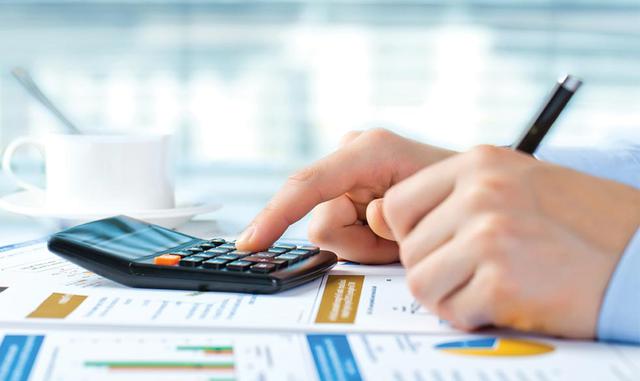 1) El profesional en contabilidad tiene que tener una habilidad para los números, así como para sacar cuentas con facilidad.