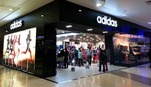 FOTO 8 | Adidas Calzado y vestuario deportivos. (Foto: Perú Retail)