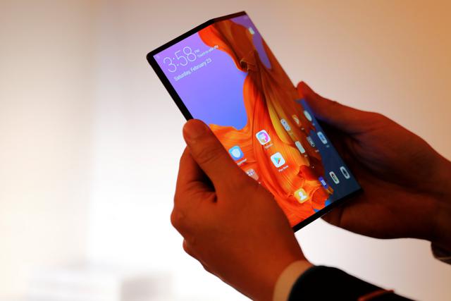 Huawei Mate X será el nuevo buque insignia de la compañía china, preparado para contectarse a la red 5G.&nbsp;(Foto: Reuters)