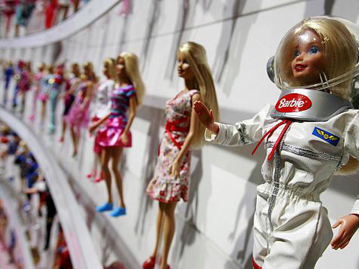 Una empresa china reparte muñecas hinchables a sus mejores empleados