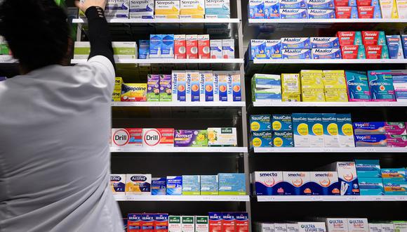 Indecopi: farmacias podrán vender víveres empaquetados y dar consultas medicas. (Foto de SEBASTIEN BOZON / AFP)