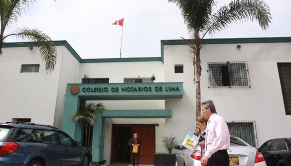 Positivo. Norma promulgada beneficiará a los usuarios de productos   de entidades financieras, dijo el decano de Colegio de Notarios de Lima.