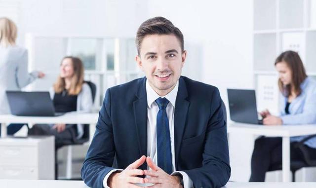 7)	Otros estudios revelan que "aquellos profesionales que impulsan la amistad en su compañía y organizan actividades sociales en el entorno profesional tienen un 40% más de posibilidades de promocionar en los dos años siguientes".