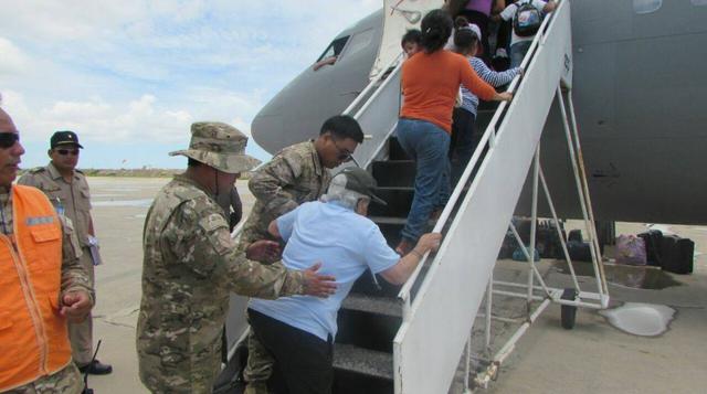 La prioridad es ayudar a las personas que tienen problemas para desplazarse y permitirles llegar a su destino sin ser afectados por los huaicos e inundaciones.