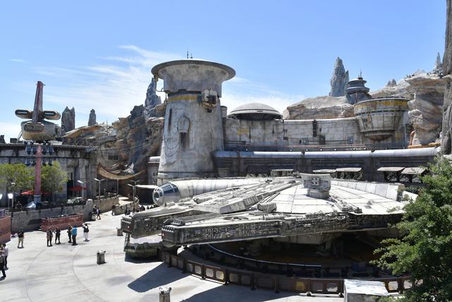 Una de las actividades será el viaje simulado en la nave espacial Millennium Falcon (Foto: AFP)