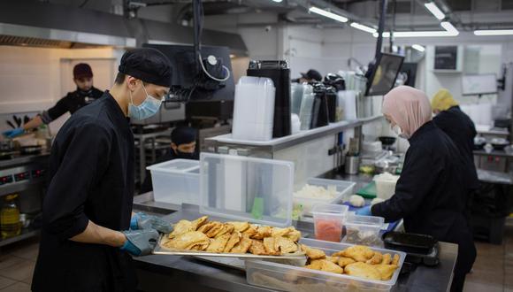 Factor.Pandemia impulsa pedidos  de comida rápida , lo que favorece a marcas que usan dark kitchens.Photographer: Andrey Rudakov/Bloomberg