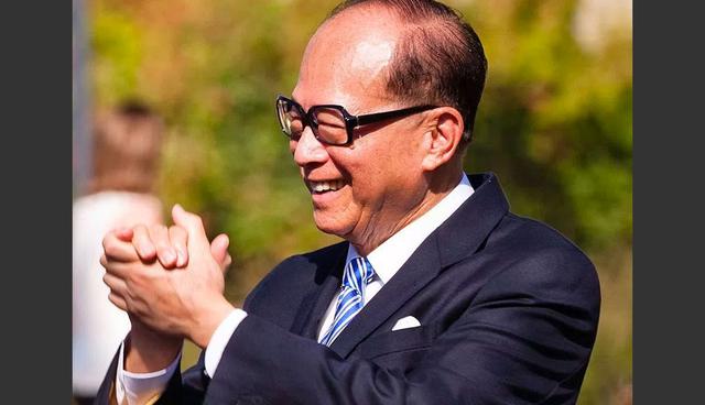 FOTO 17 | Li Ka-shing (Foto: EdTech Stanford University School of Medicine, via Wikimedia Commons)