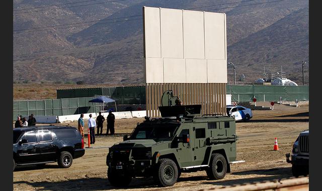 FOTO 2 | "Los muros son parte de una zona de seguridad fronteriza que incluye rutas de patrullaje, iluminación y tecnología de vigilancia. Estas zonas dan a nuestros hombres y mujeres de la CBP las mejores condiciones para mantener la frontera segura