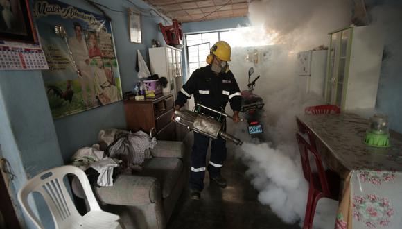 Minsa intensifica campaña de fumigación por incremento de casos de dengue en lima 
Fotos en el distrito de Ate.