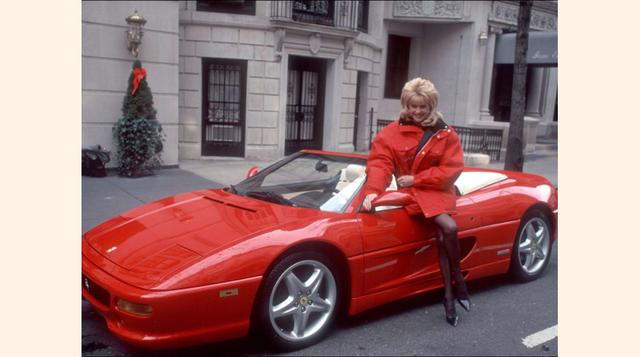 Ferrari F355 Spider. Tenemos que admitir que el Ferrari F355 Spider muestra un poco del escaso buen gusto de Trump. Hubiéramos creído que la colección del nuevo presidente incluiría varios Ferrari, pero no es así, solamente tiene uno.