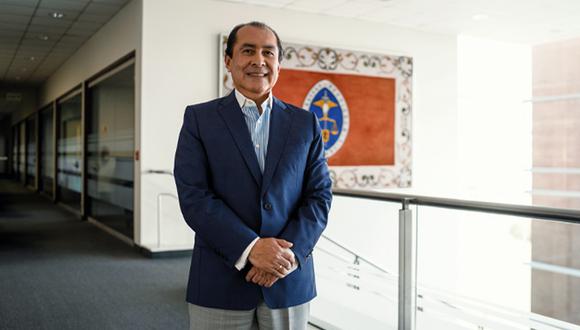 Dennis Fernando Fernández Armas, director académico de la Maestría en Gestión del Talento del PAD, la Escuela de Dirección de la Universidad de Piura.