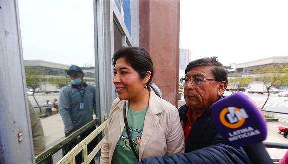 Betssy Chávez llegó al Ministerio Público este sábado para declarar por golpe de Estado. (Foto: GECI)