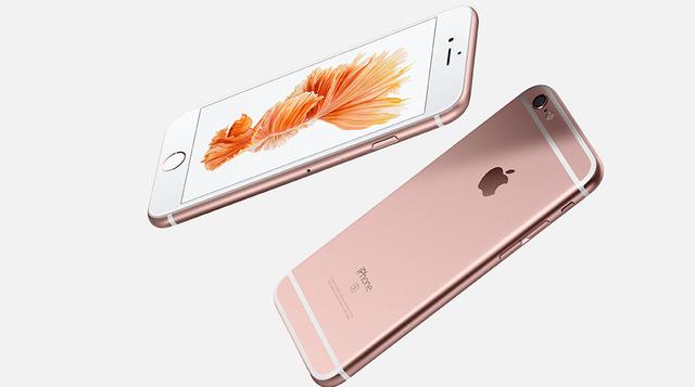 12. iPhone 6S Plus. La versión Plus siempre se ha diferenciado de su hermano menor por su mayor batería, mejores cámaras y mayor pantalla. Esas ventajas se mantuvieron en esta generación, sin olvidar las que también traía el iPhone 6S, además tenía una ta