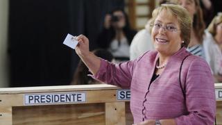Michelle Bachelet con amplia mayoría al iniciarse el conteo de los votos en Chile